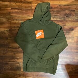 Nike Men's Green Hoodie